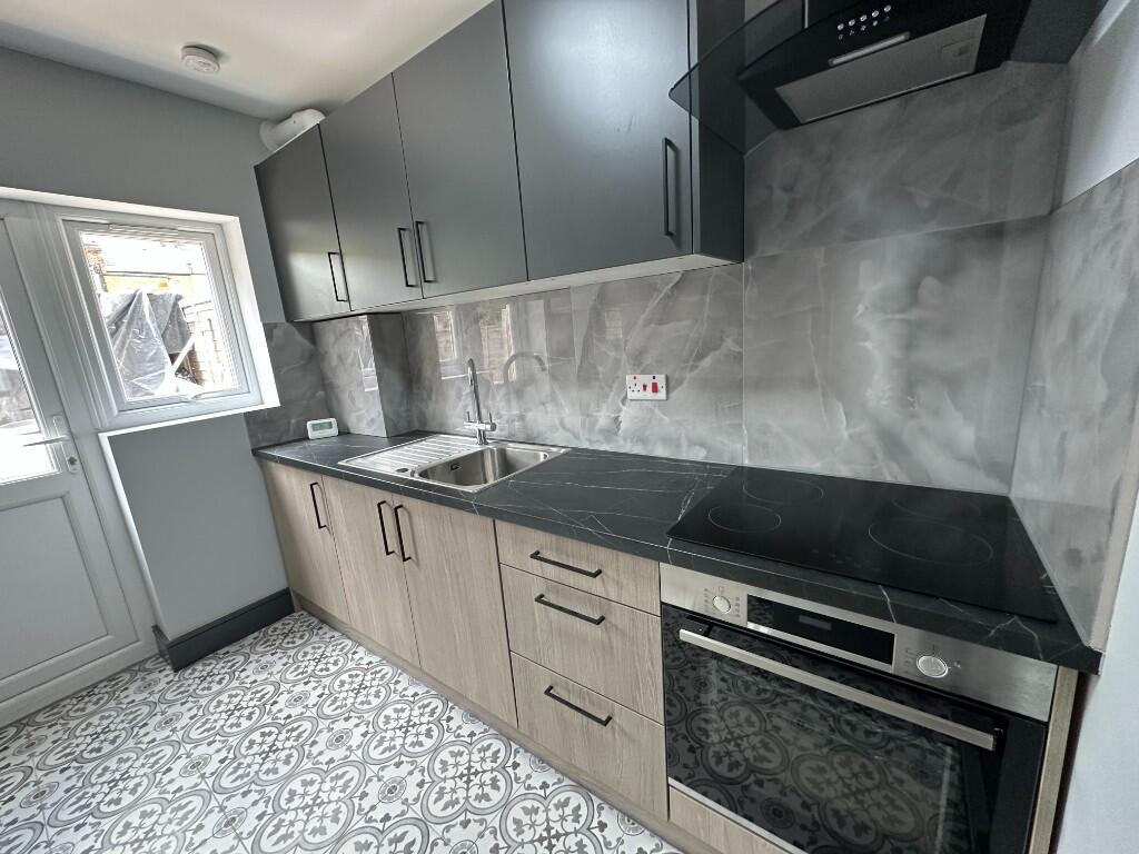 Raynham Avenue, London, N18