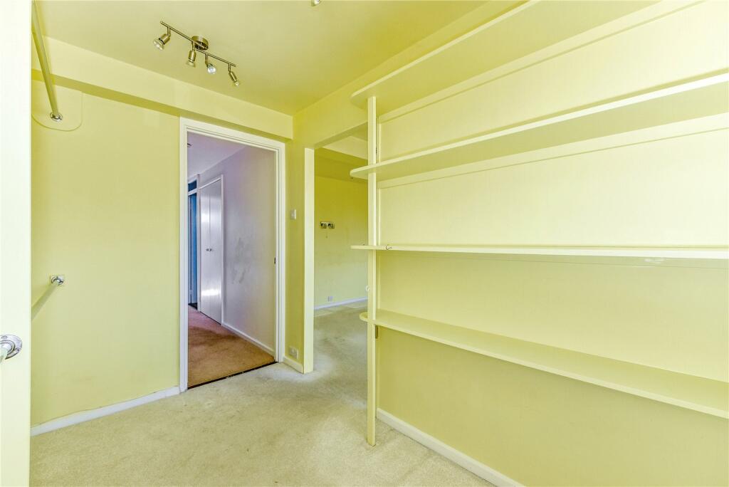 Dressing Room/Bed