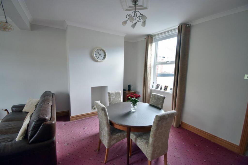 Lounge / Dining Room