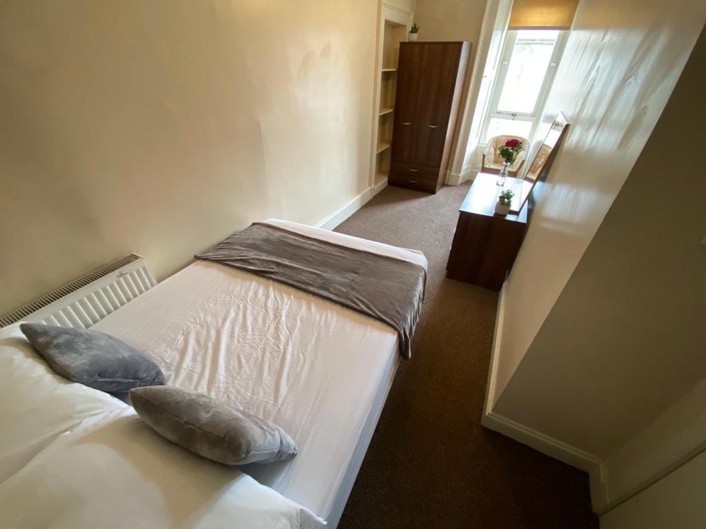 4_16007654217359.jpe