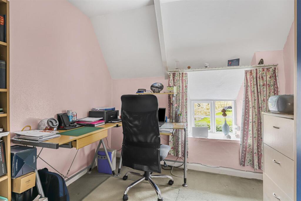 The Old House, Hannington