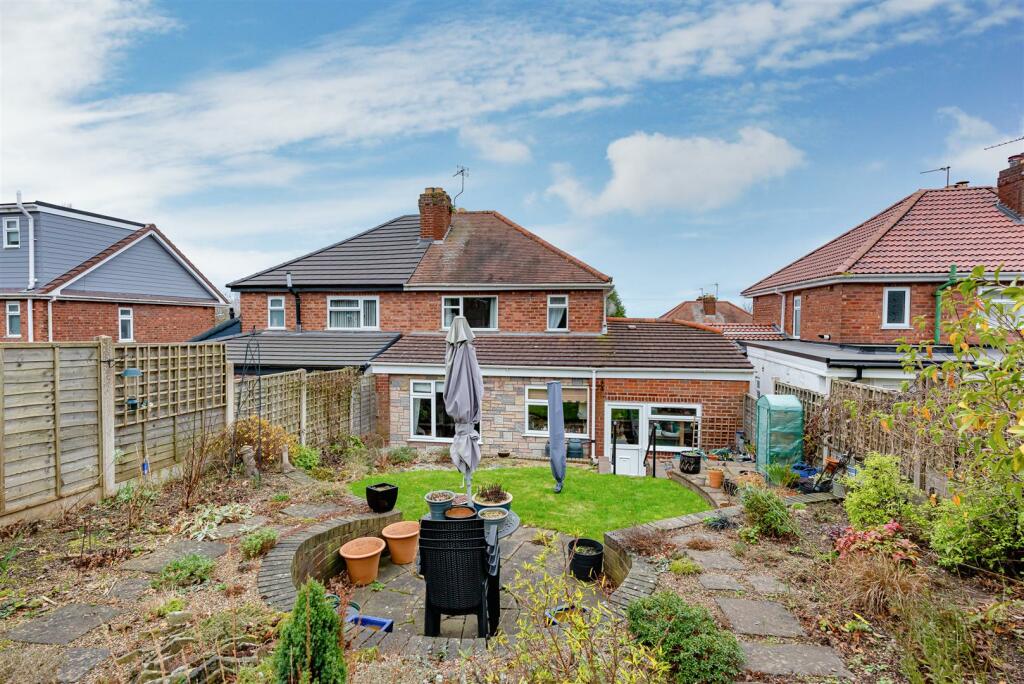 58 Lytton Avenue-Garden.jpg