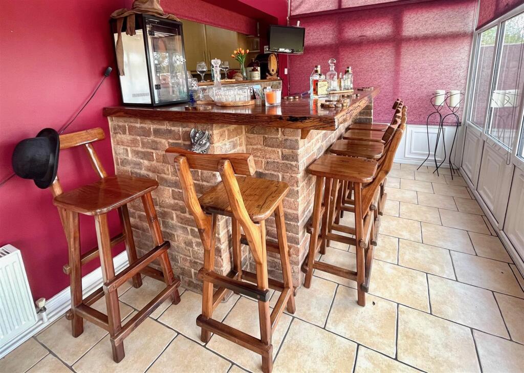 14 Conservatory Bar Area.jpeg