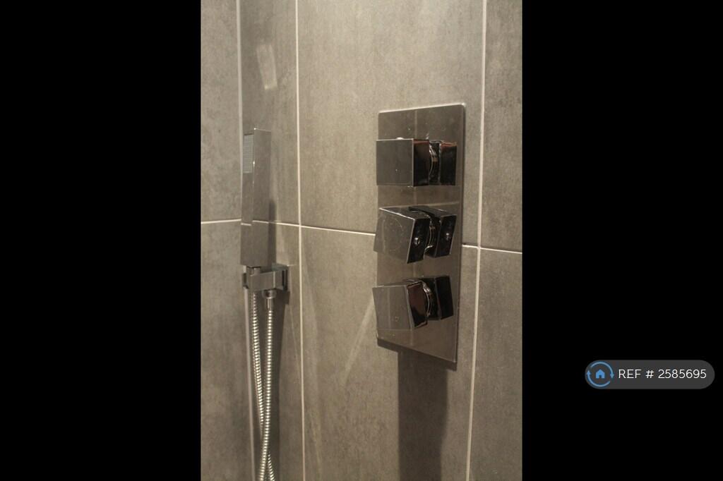 Shower Feature