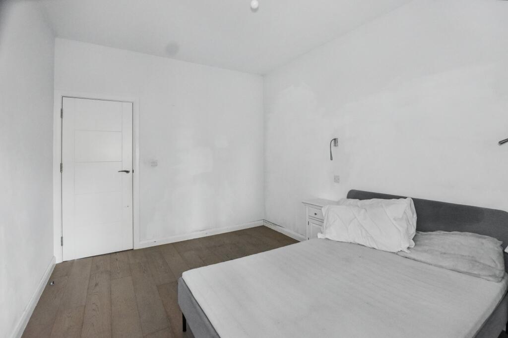 124 Blackwall Lane, Greenwich, London, SE10 0SP