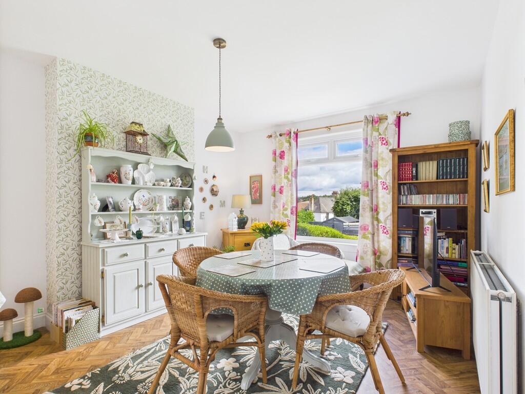 CAM05526G0-PR0011...