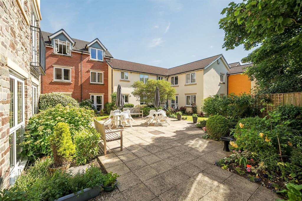 Owners Patio Area.jpg