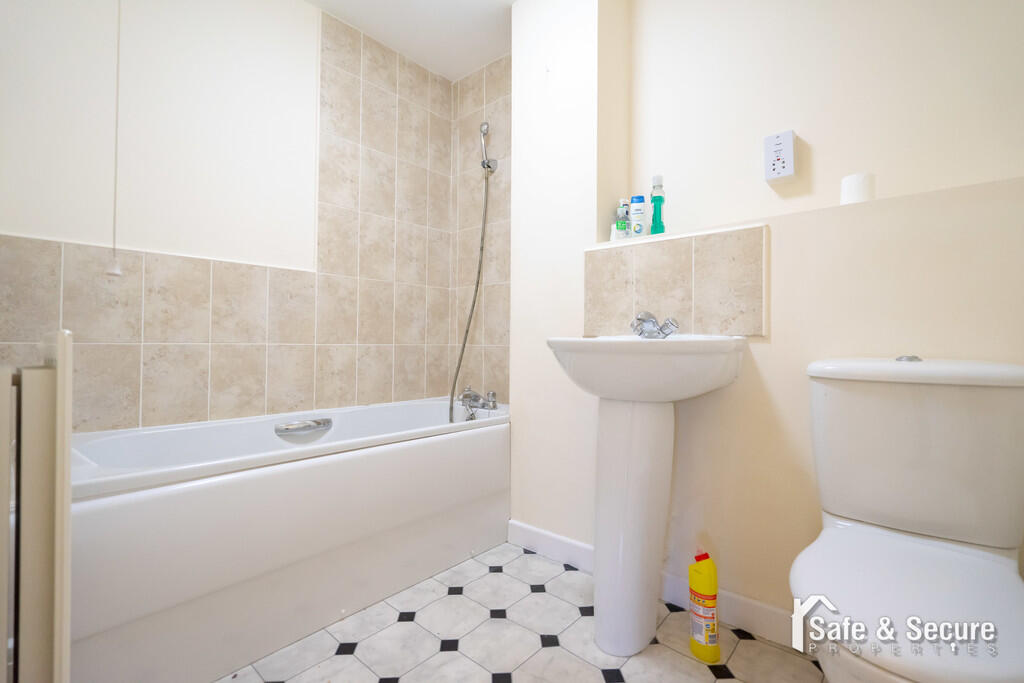 12 Belmont Court-...