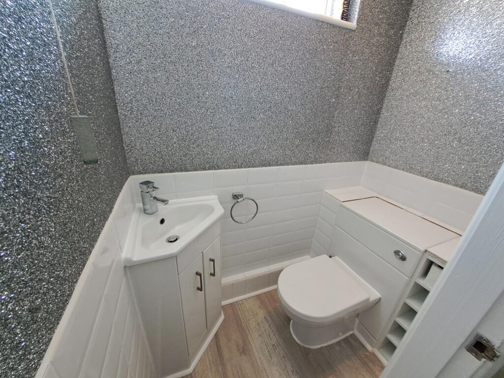 CLOAKROOM / WC