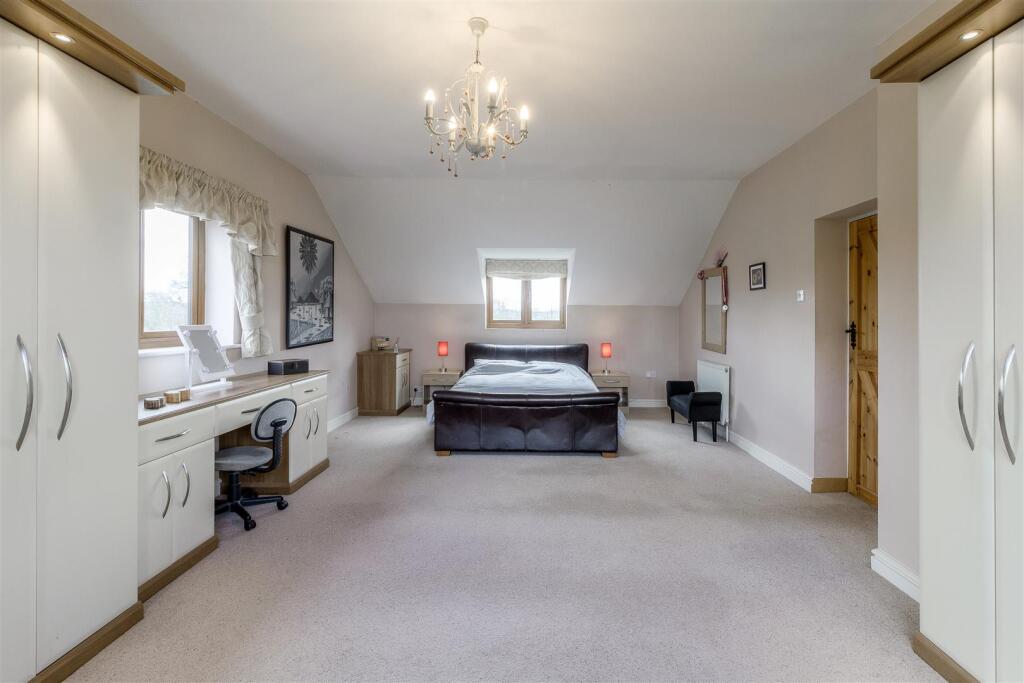 Hipsley Lane, Hurley