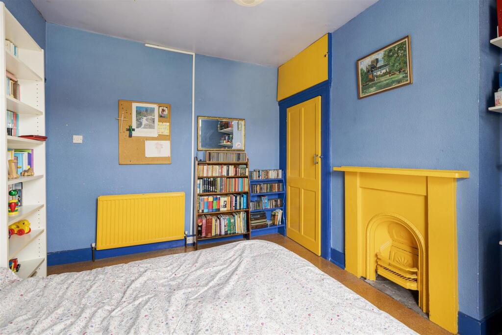 Ruby Road, E17