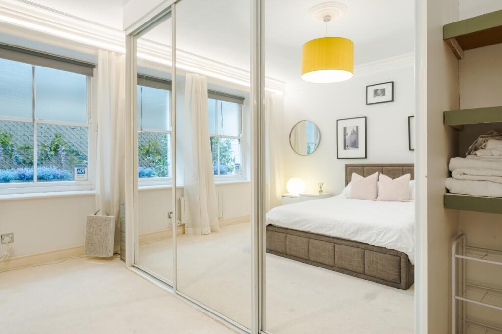 Bedford Court Man...