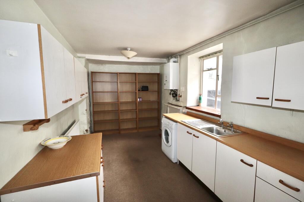 Kitchen / dining room