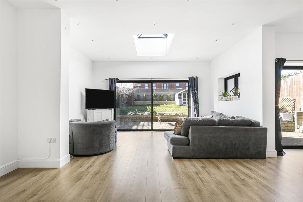 Open Plan Kitchen/Dining Room