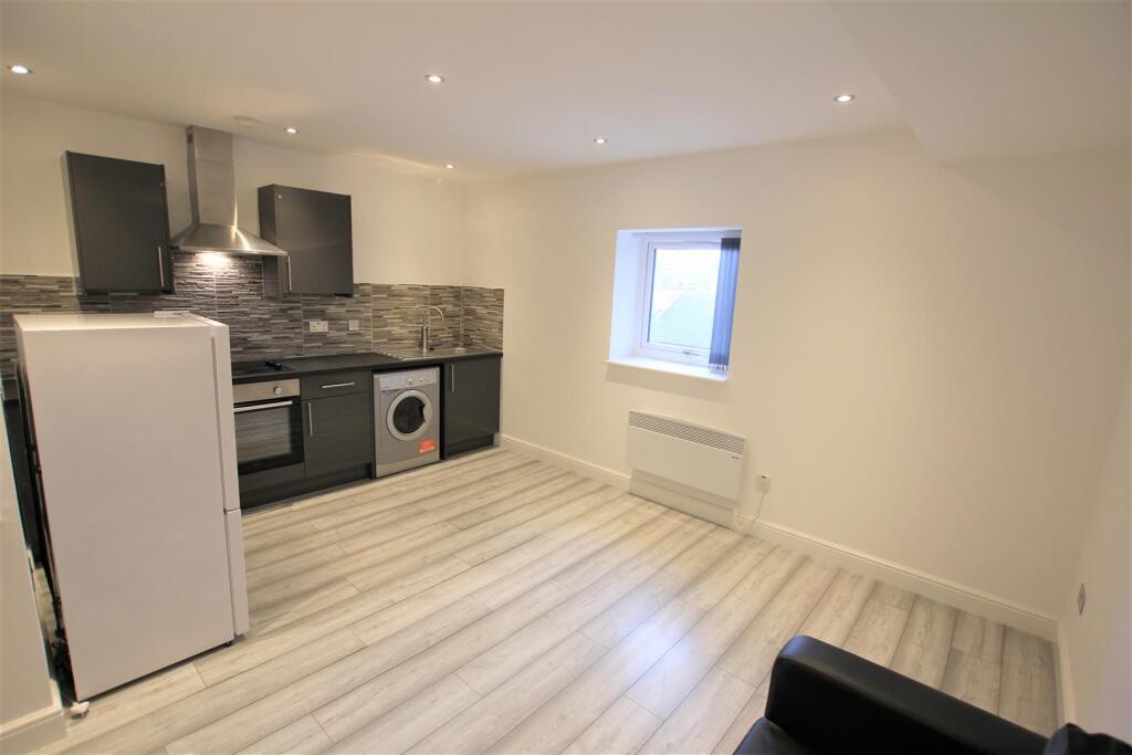 Lounge/Kitchen