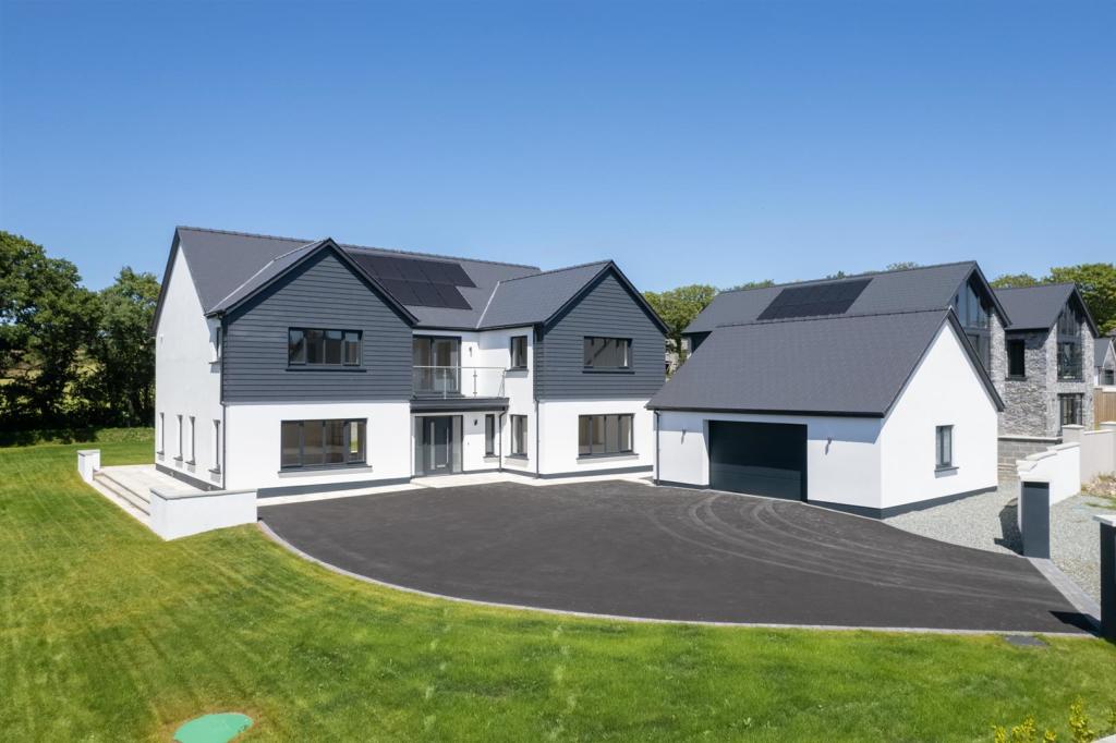 8 Ashmoor Gardens WWP - Final Edits-40.jpg