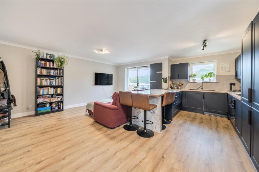 Open Plan lounge, kitchen.jpg