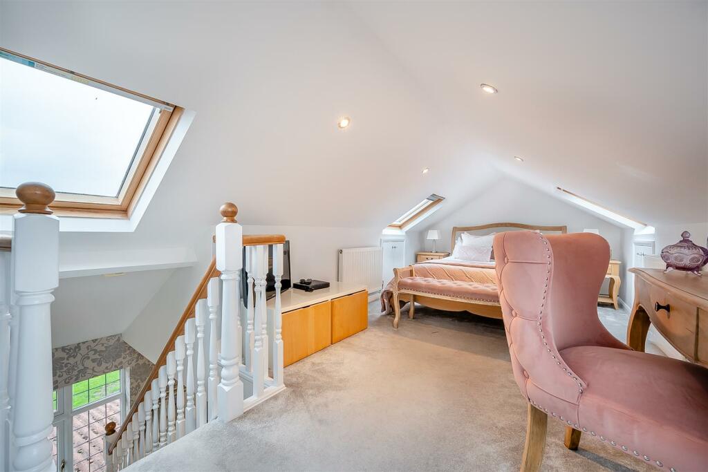 8627610-interior36.jpg