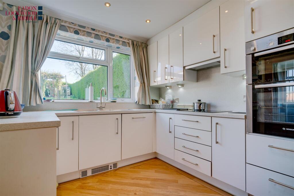Kitchen  1.jpg