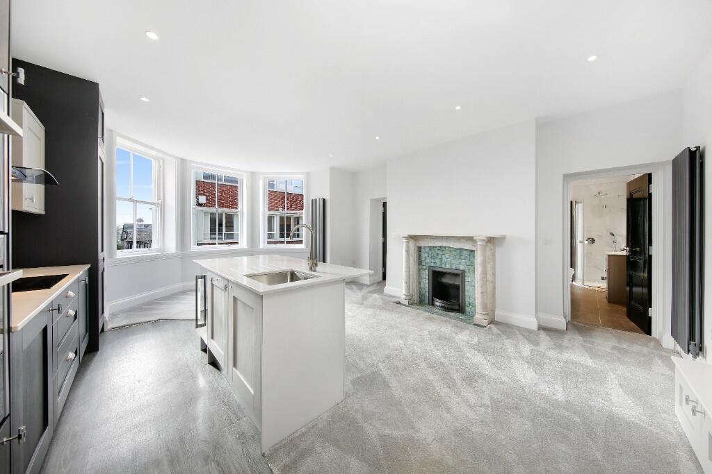 Living / Kitchen