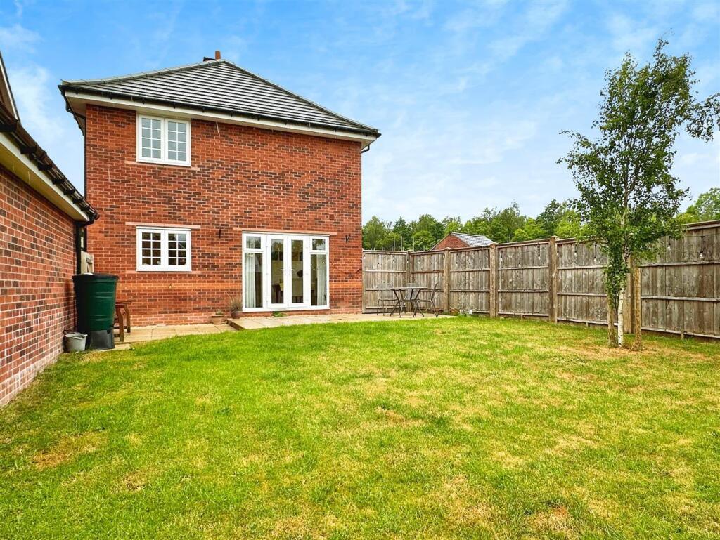 garden to house