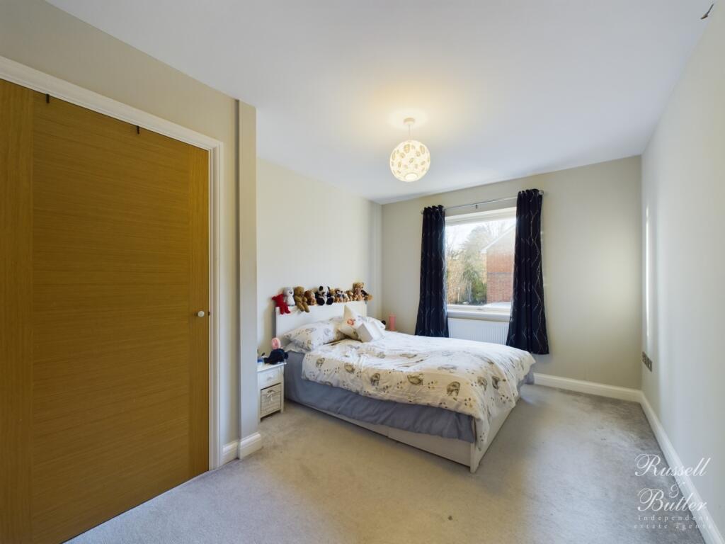 CAM01995G0-PR0238-STILL015