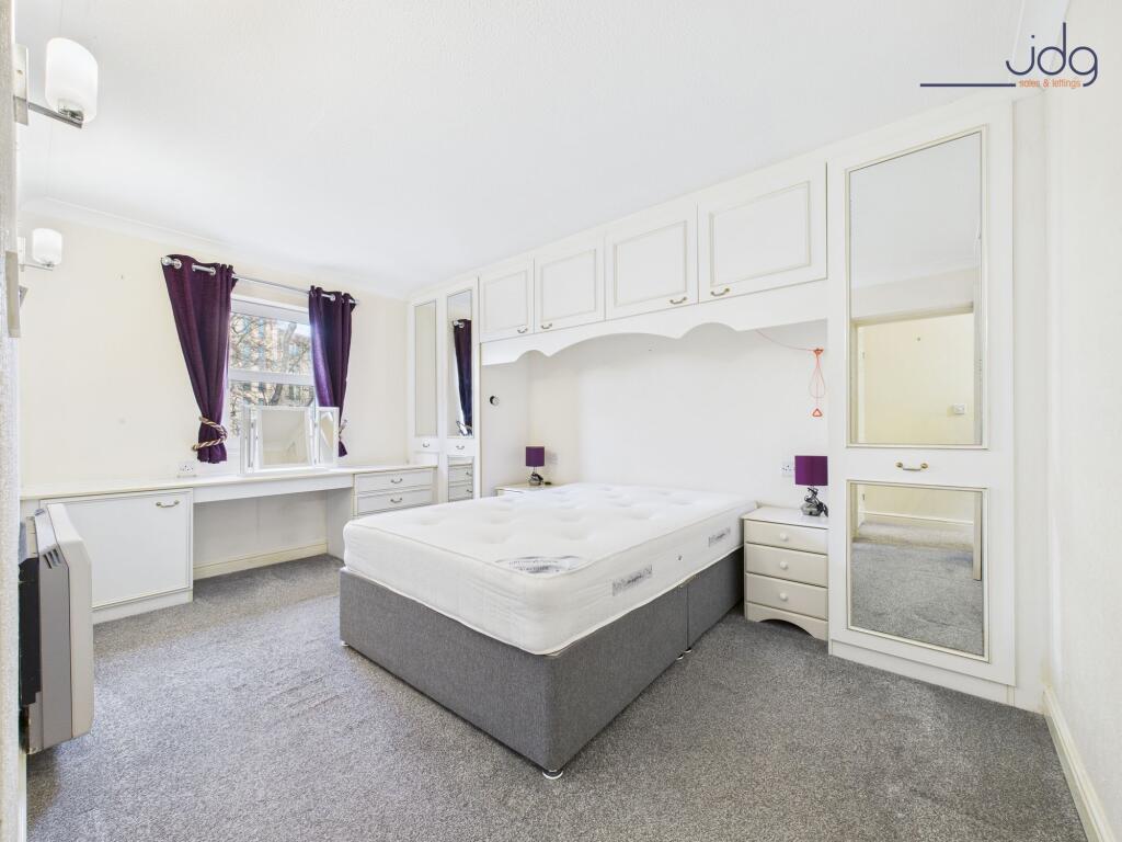 Double Bedroom and built in storage