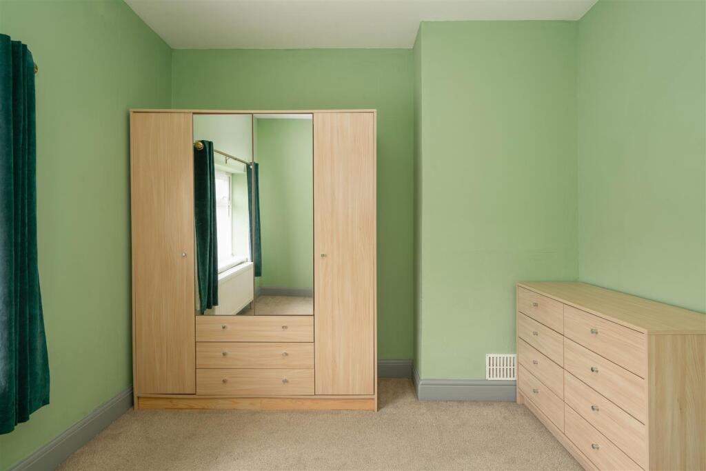 Bedroom3-2.jpg