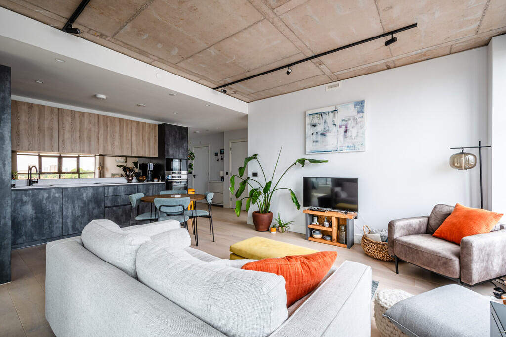 Empress Works 703...