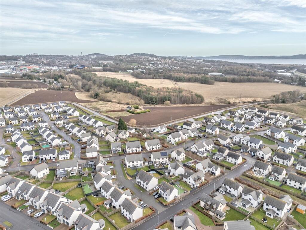 6 Grayburn Place Dundee-4.JPG