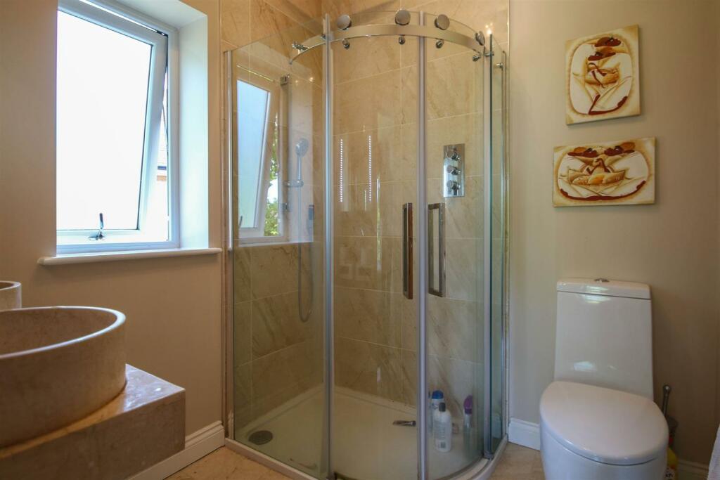 En Suite Shower Room.jpg