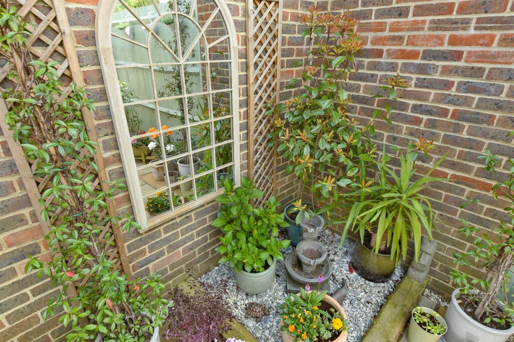 External Lifestyle Photograph