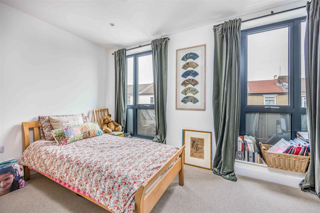 6 Elizabeth Row, Exmouth Road, Southsea