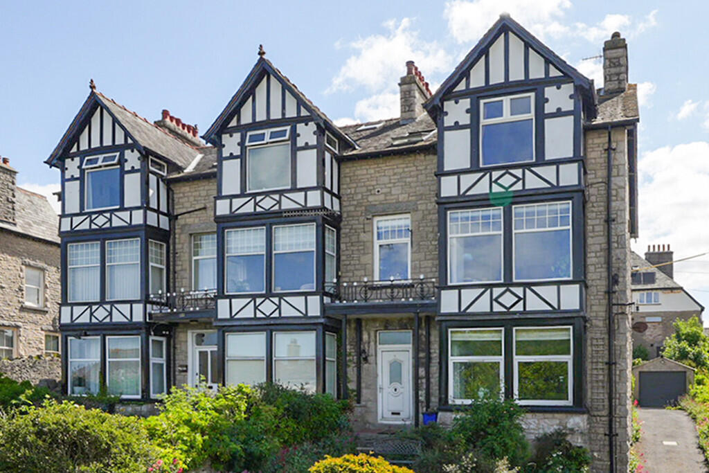 Westways, 10 Chur...