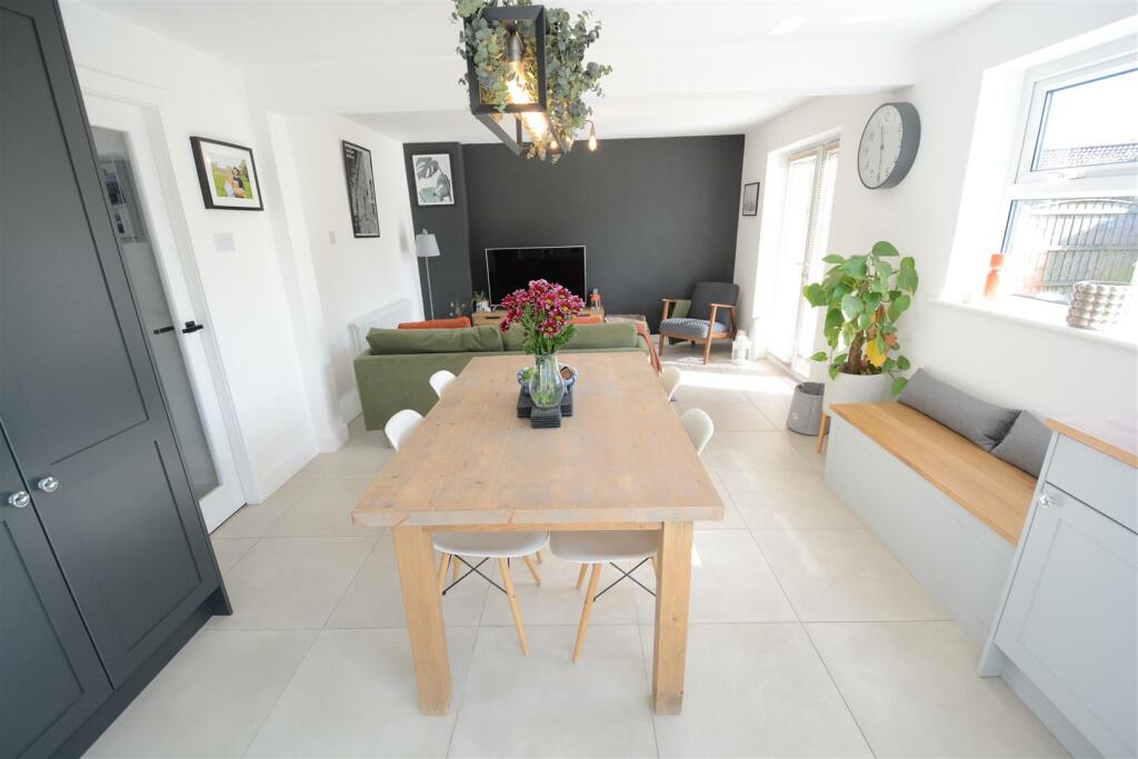 Kitchen/Family Room