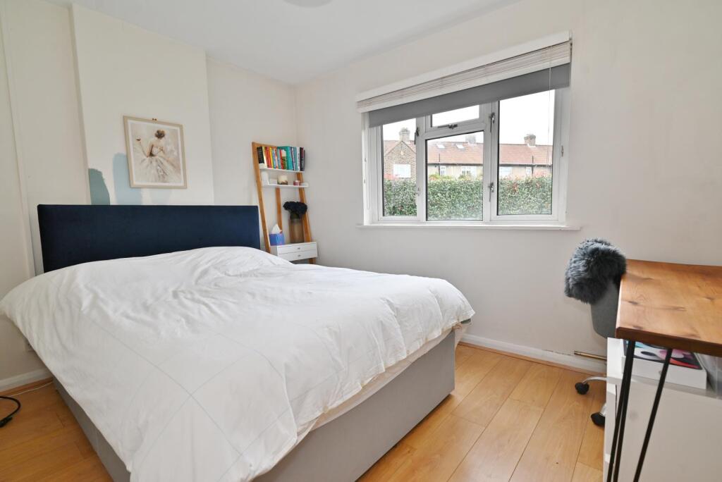 Meadway, Twickenham