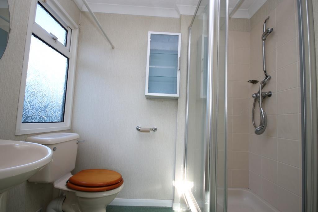 En suite Shower room.JPG
