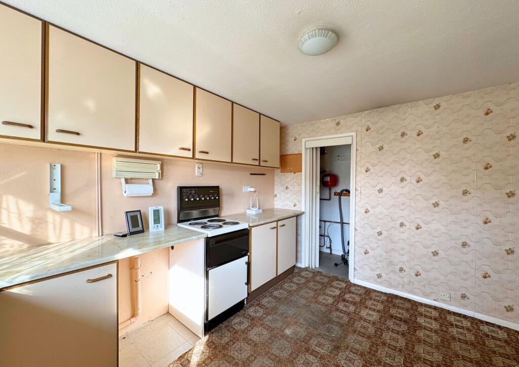 Kitchen reverse angle