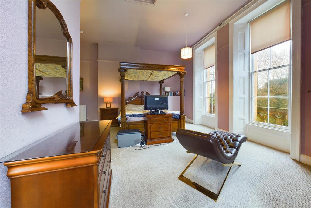 Rumwell Park, Wellington Road Rumwell, Taunton, TA