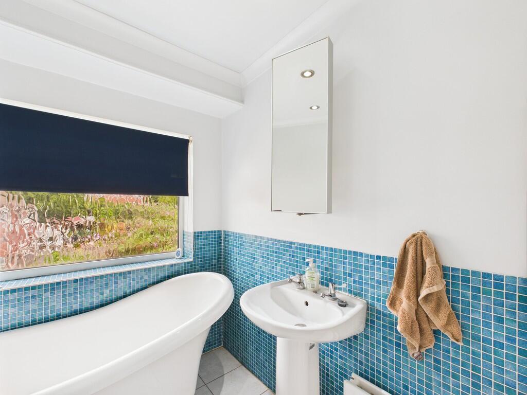 CAM03582G0-PR0124...