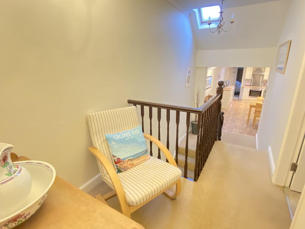 Split evel entran...