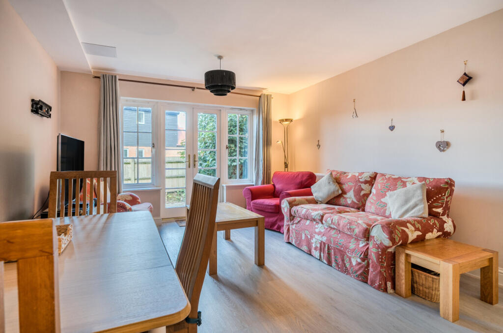 1349632-15-68b98c...