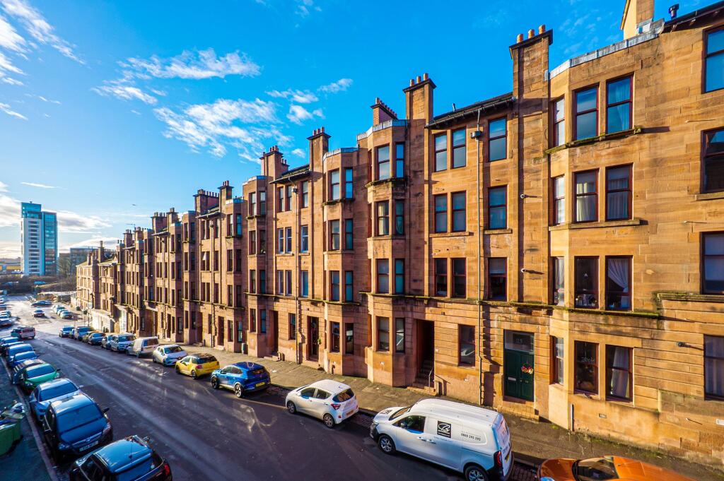 Exeter Drive, Thornwood, Glasgow