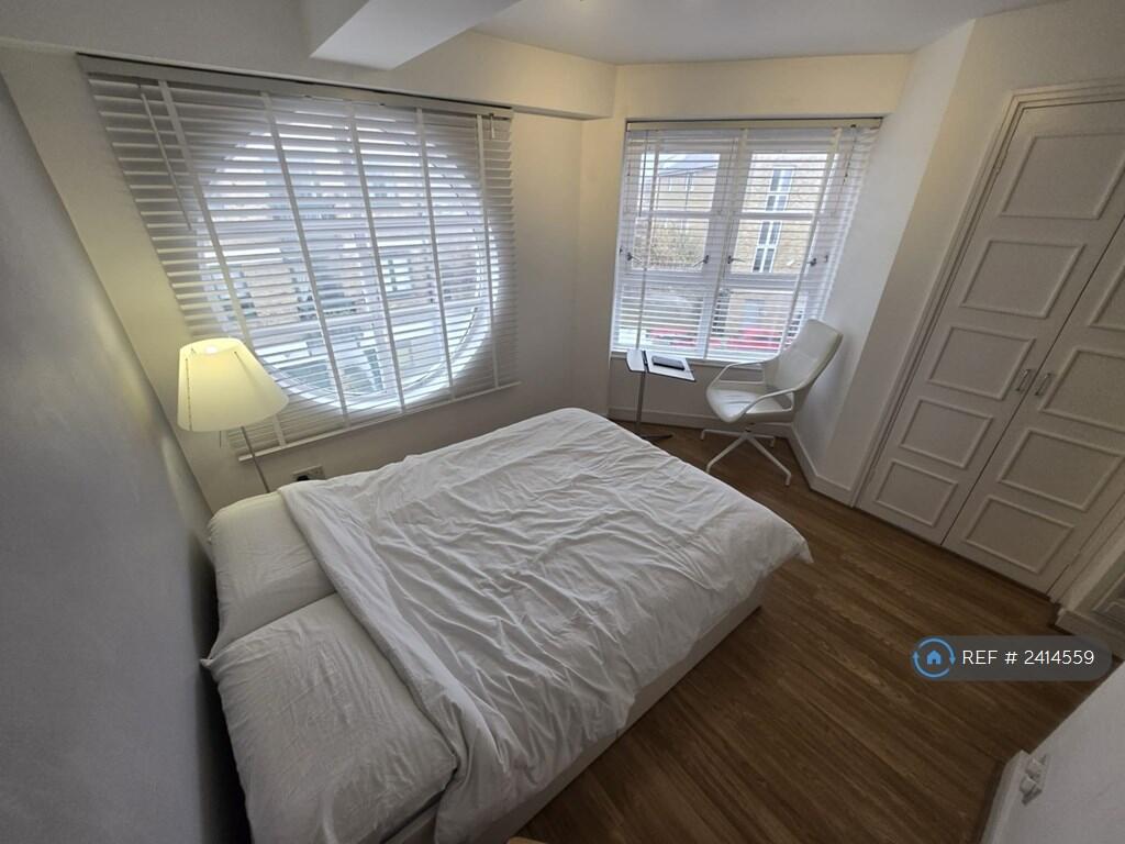 Mastere Bedroom