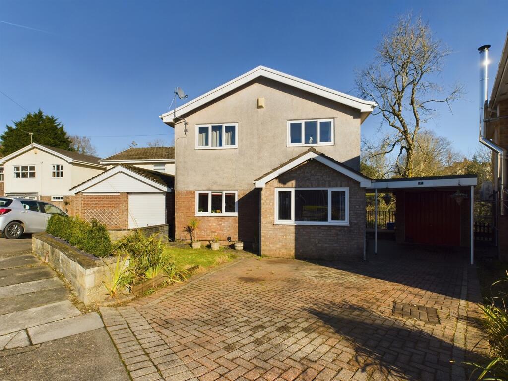 Driveway &amp; Front Entrance