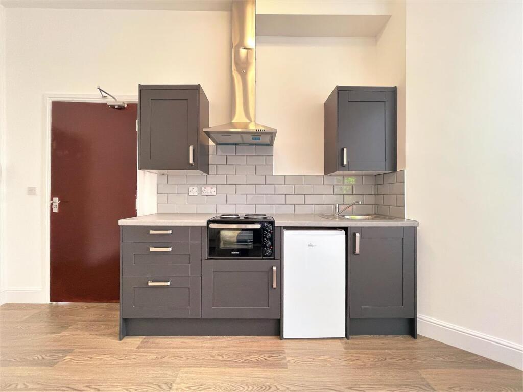 Room 1 pic 2 (5).jpg
