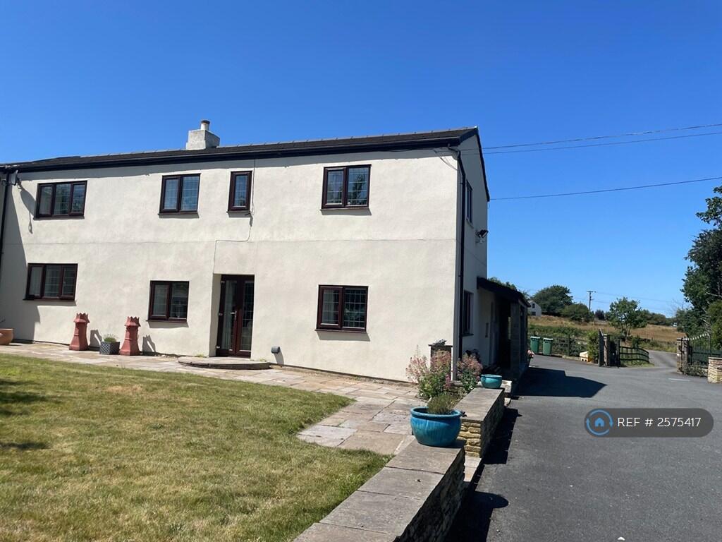 Private Location Set In Gardens And Land 