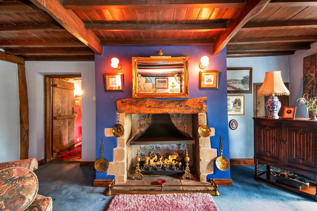 SITTING ROOM
