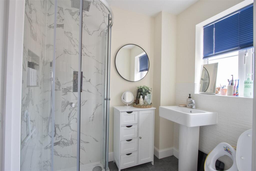 En Suite Shower Room