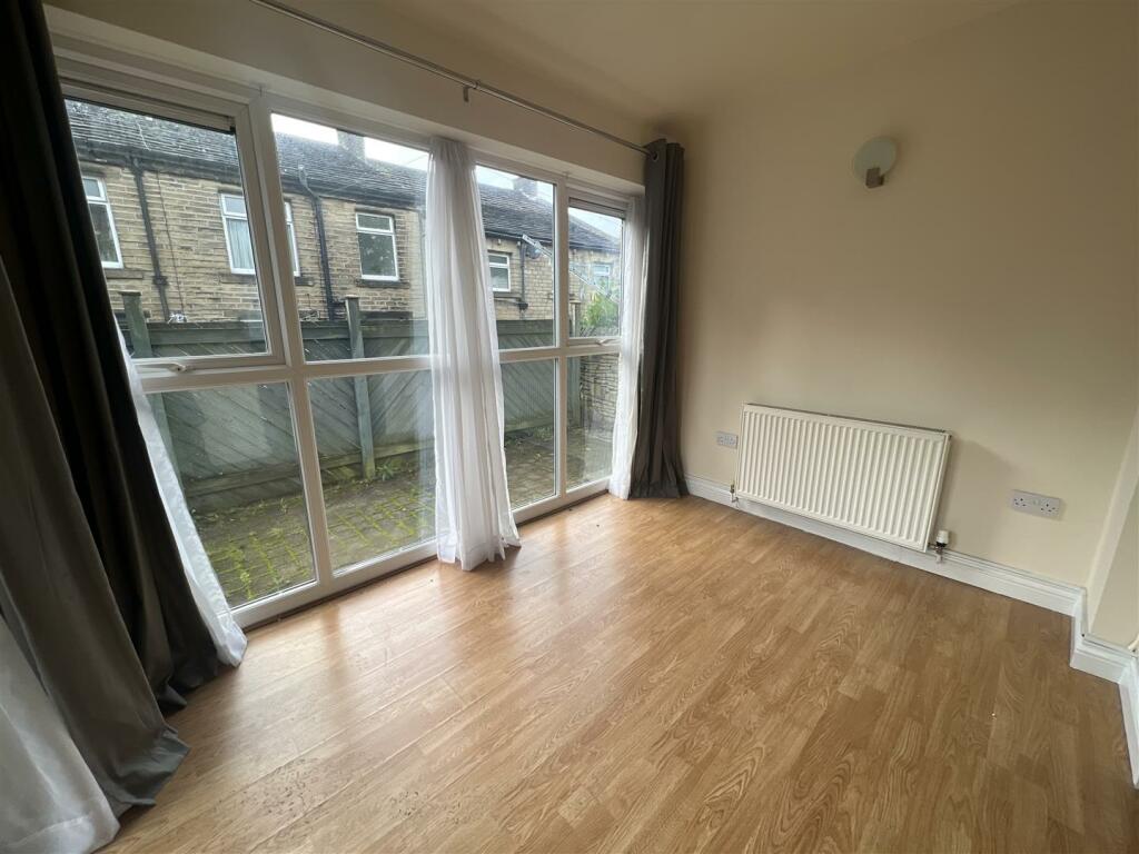 GARDEN ROOM